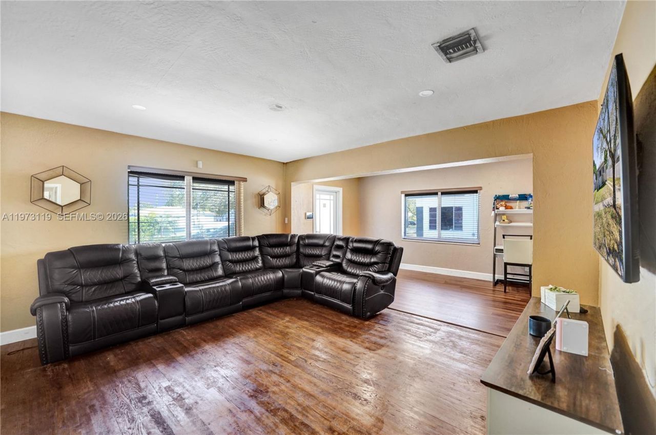 2462 Washington St, Hollywood, FL 33020 Photo