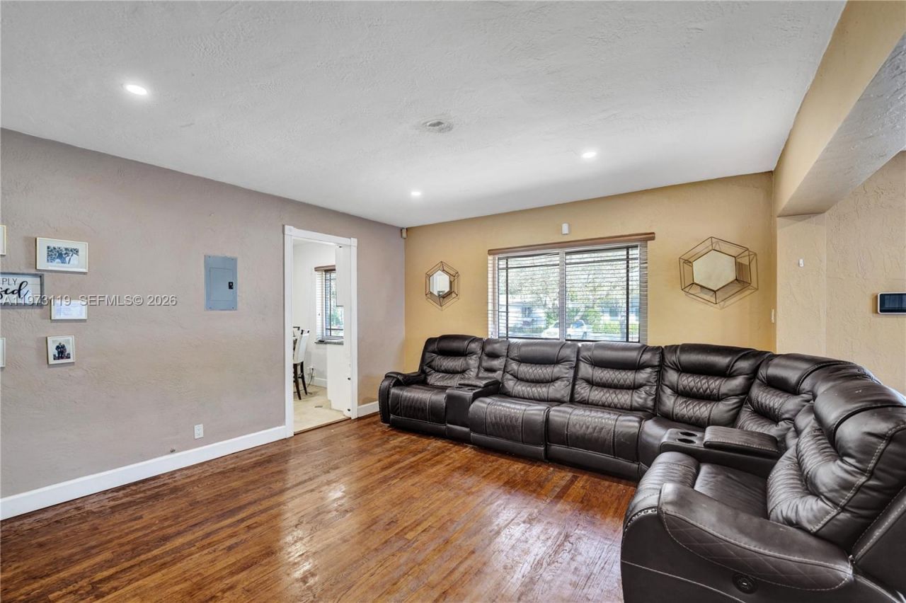 2462 Washington St, Hollywood, FL 33020 Photo