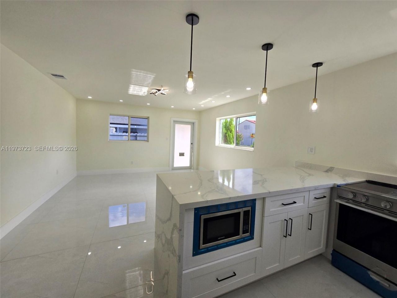 571 E 54th St, Hialeah, FL 33013 Photo