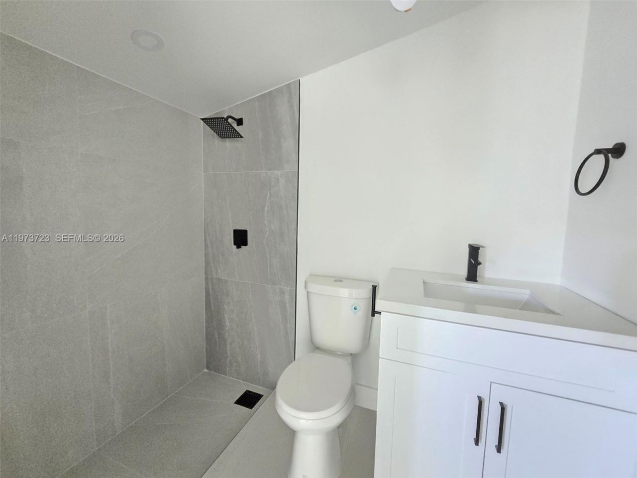 571 E 54th St, Hialeah, FL 33013 Photo