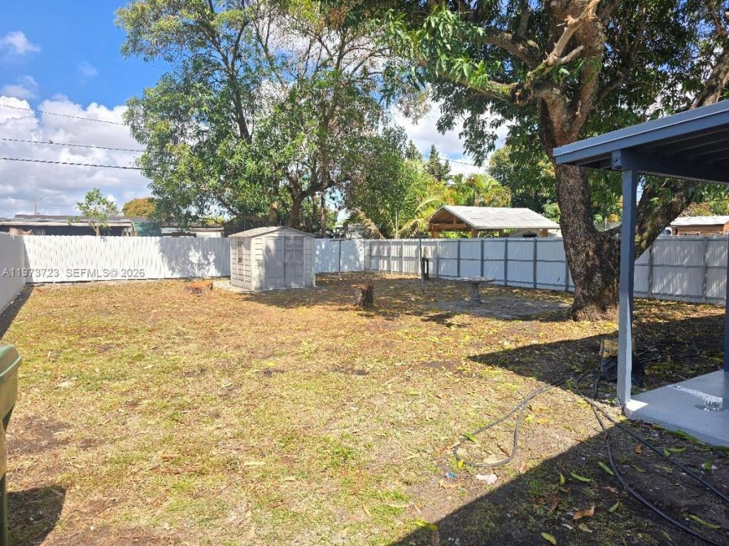 571 E 54th St, Hialeah, FL 33013 Photo