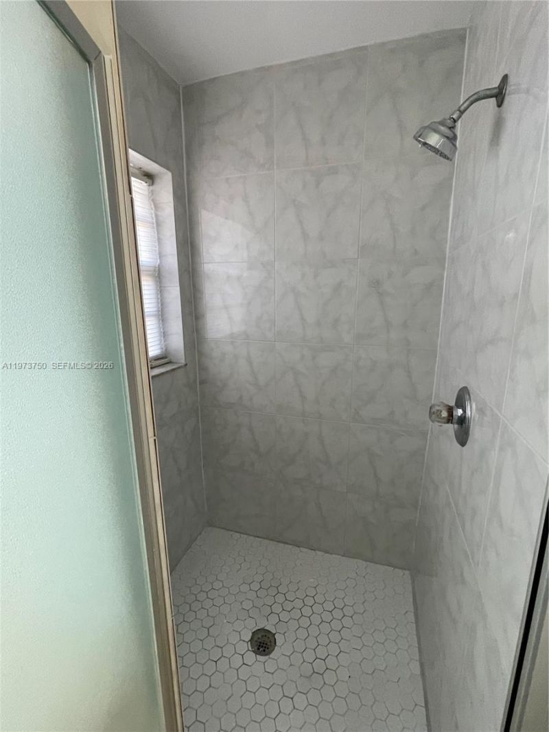 703 NE 195th St , Unit 703, Miami, FL 33179 Photo