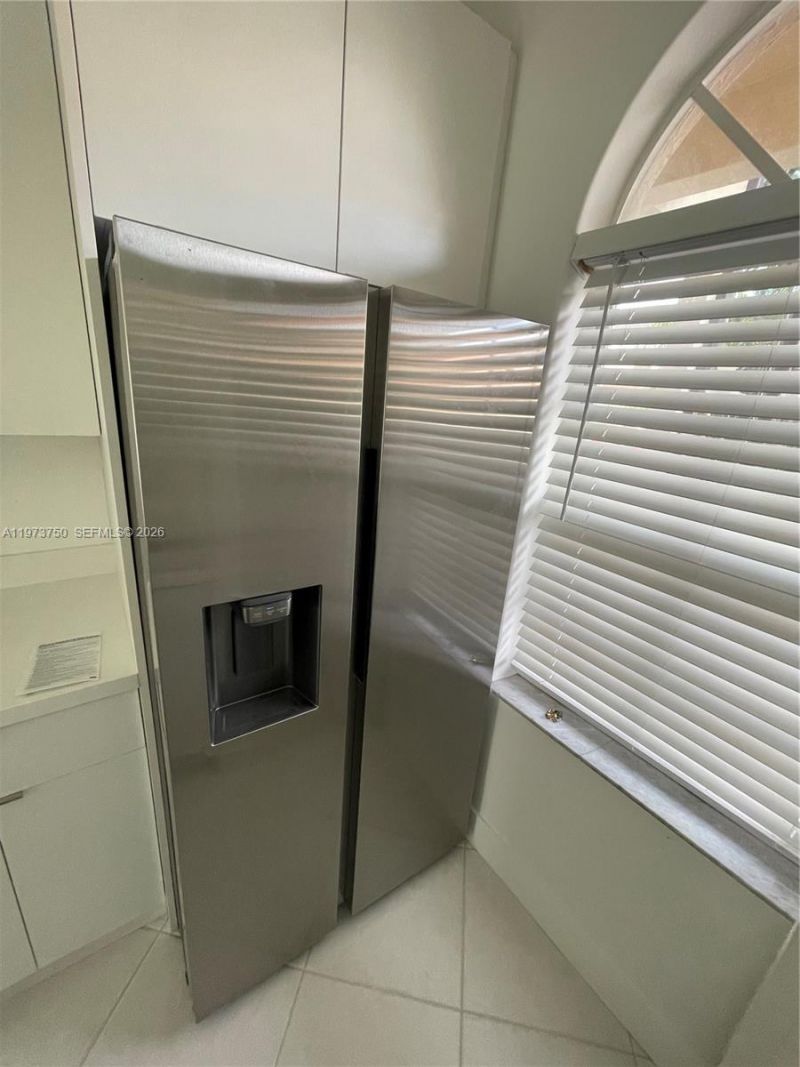 703 NE 195th St , Unit 703, Miami, FL 33179 Photo