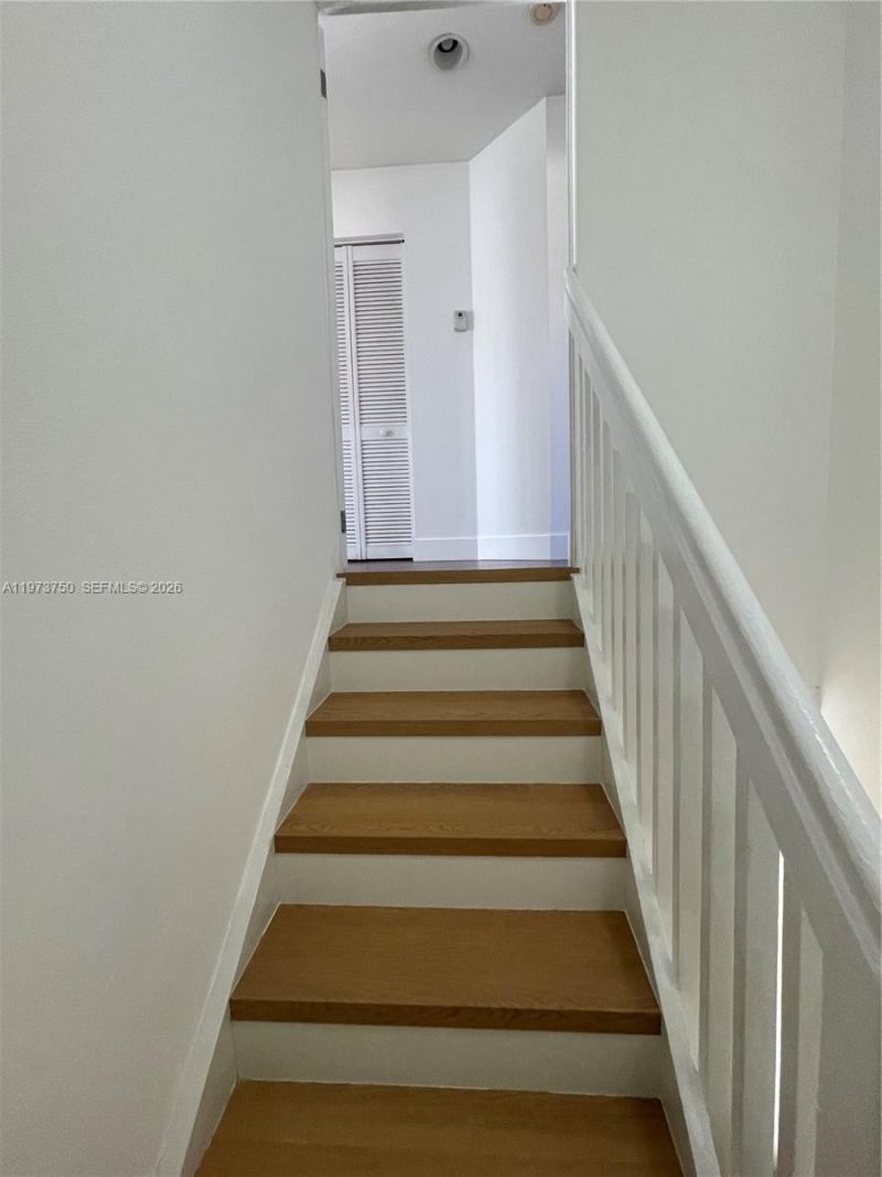 703 NE 195th St , Unit 703, Miami, FL 33179 Photo