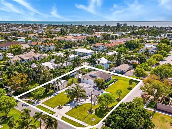 560 9th AVE S, NAPLES, FL 34102