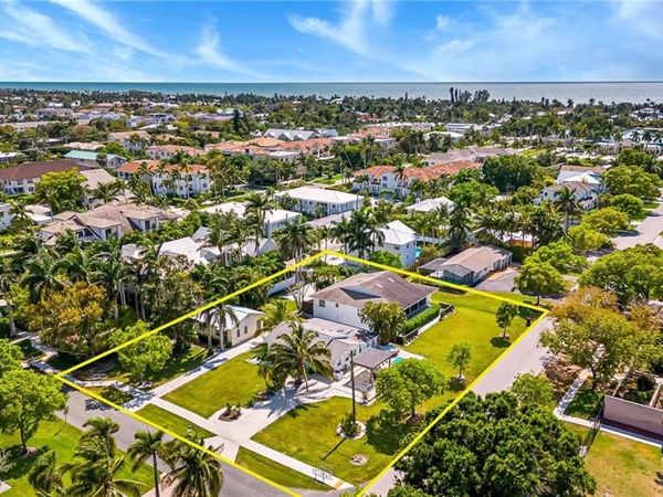 560 9th AVE S, NAPLES, FL 34102