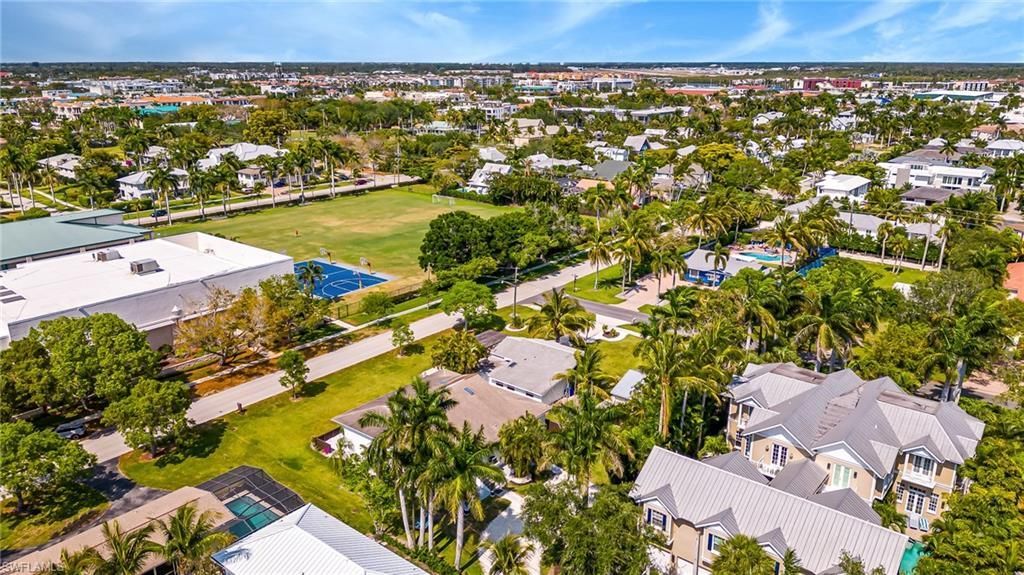 560 9th Ave S, Naples, FL 34102 Photo