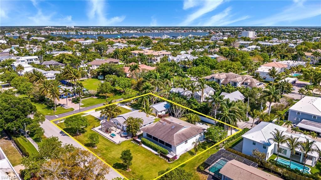 560 9th Ave S, Naples, FL 34102 Photo