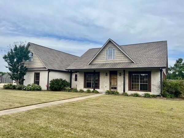 134 Rippavilla St., Saltillo, MS 38866