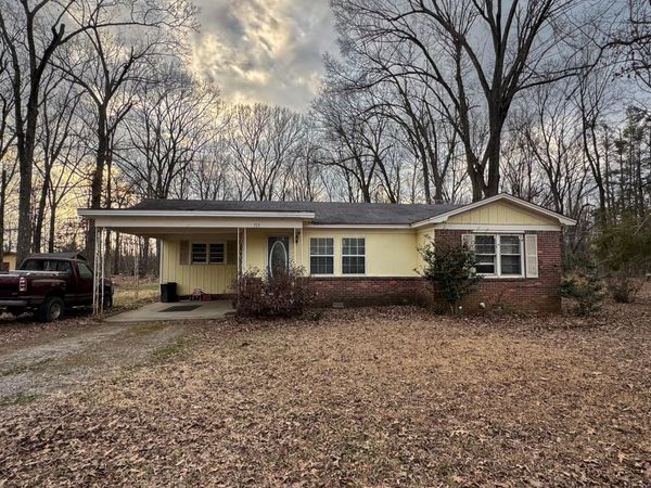113 Hickory Dr., New Albany, MS 38652