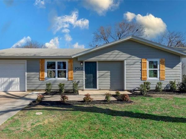 1012 Comal Avenue, White Settlement, TX 76108