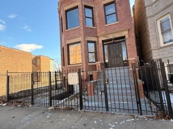 3651 W Grenshaw Street, Unit G, Chicago, IL 60624