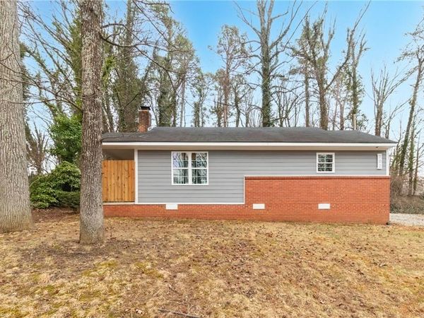 702 E Farriss Avenue , High Point, NC 27262