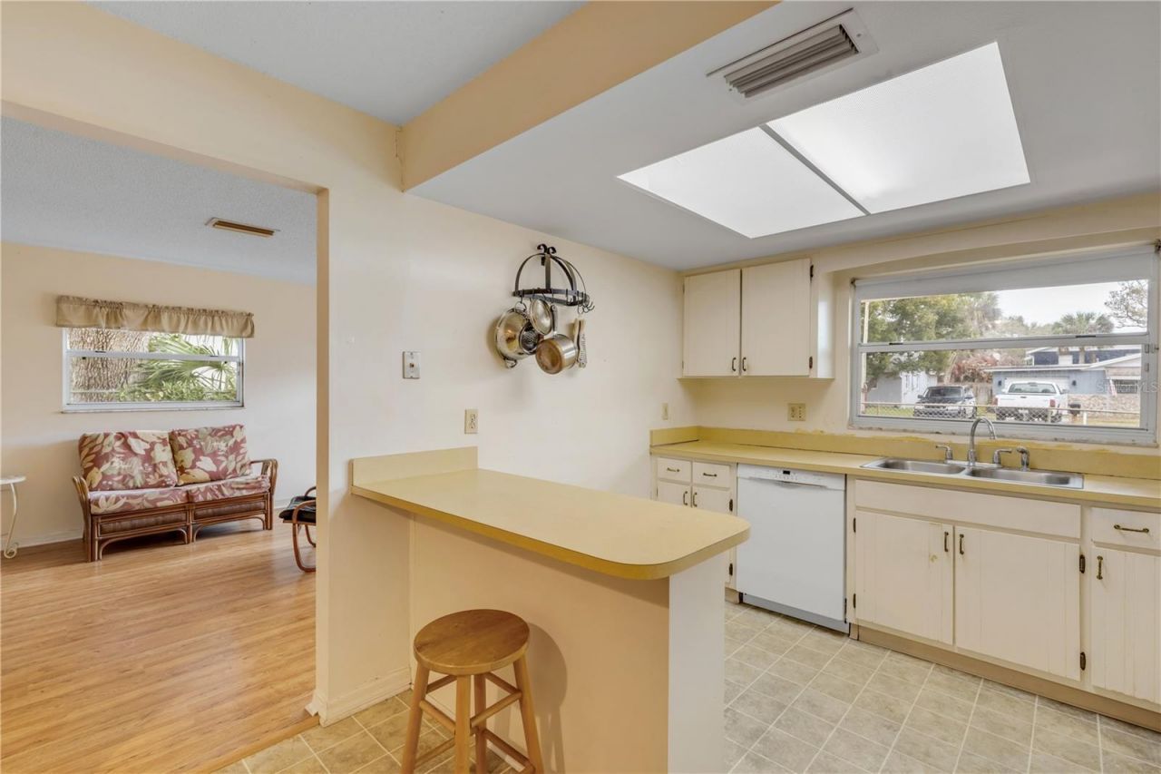 622 Goodwin Avenue, New Smyrna Beach, FL 32169 Photo