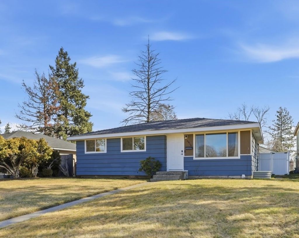 5816 N Lincoln St, Spokane, WA 99205 Main Photo