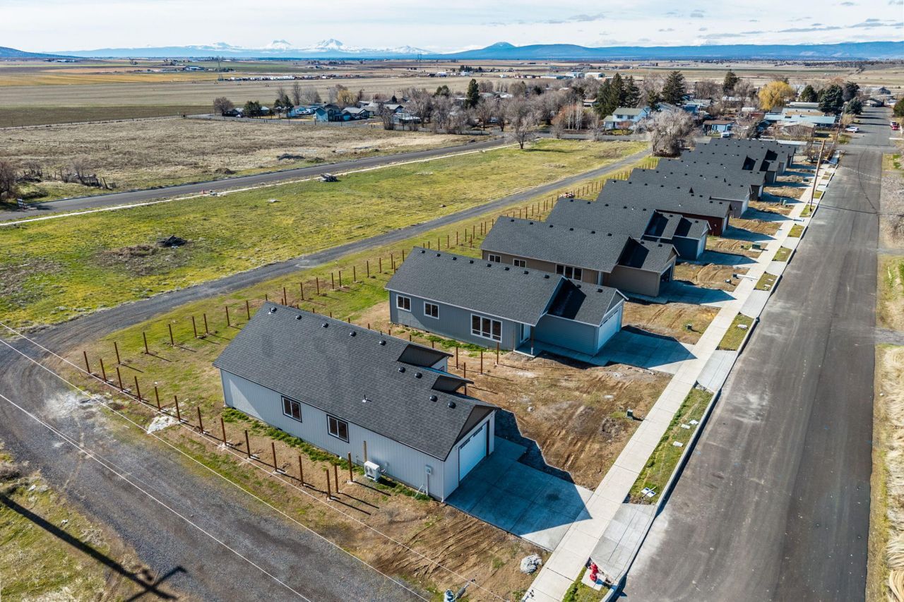 514 SW 6th Street, Unit Lot 3, Metolius, OR 97741 Main Photo
