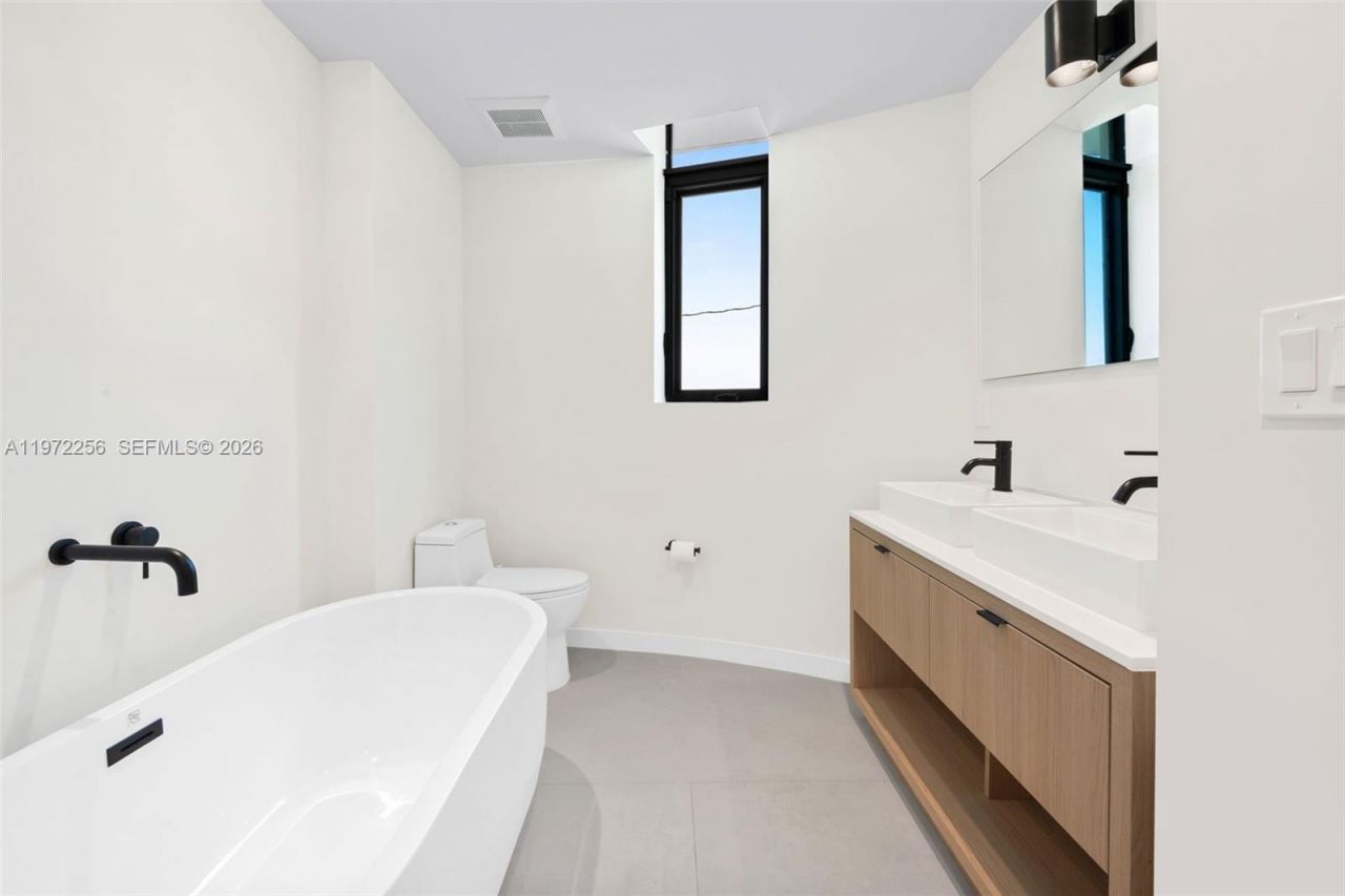 2688 SW 25th Ave., Unit 1, Miami, FL 33133 Photo