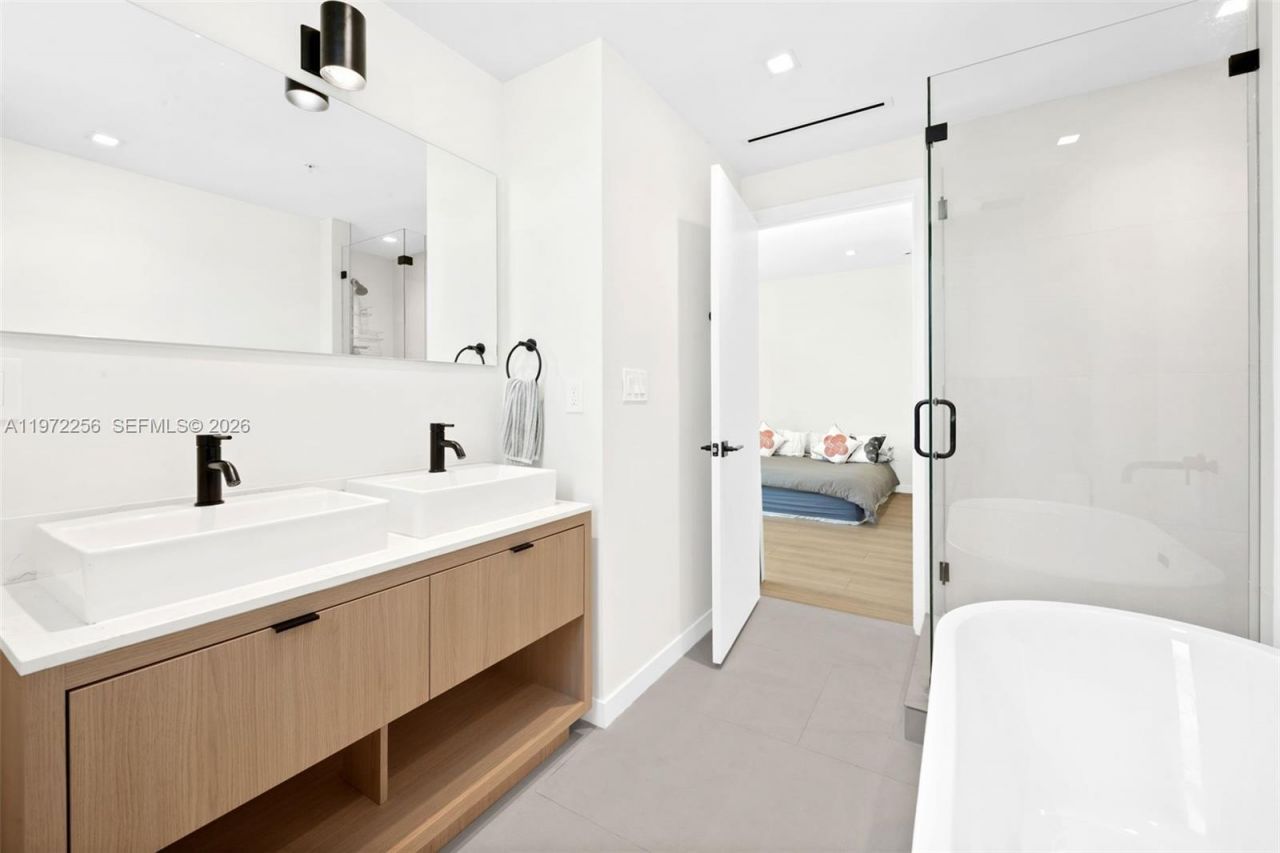 2688 SW 25th Ave., Unit 1, Miami, FL 33133 Photo