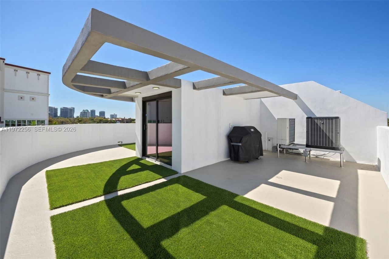 2688 SW 25th Ave., Unit 1, Miami, FL 33133 Photo