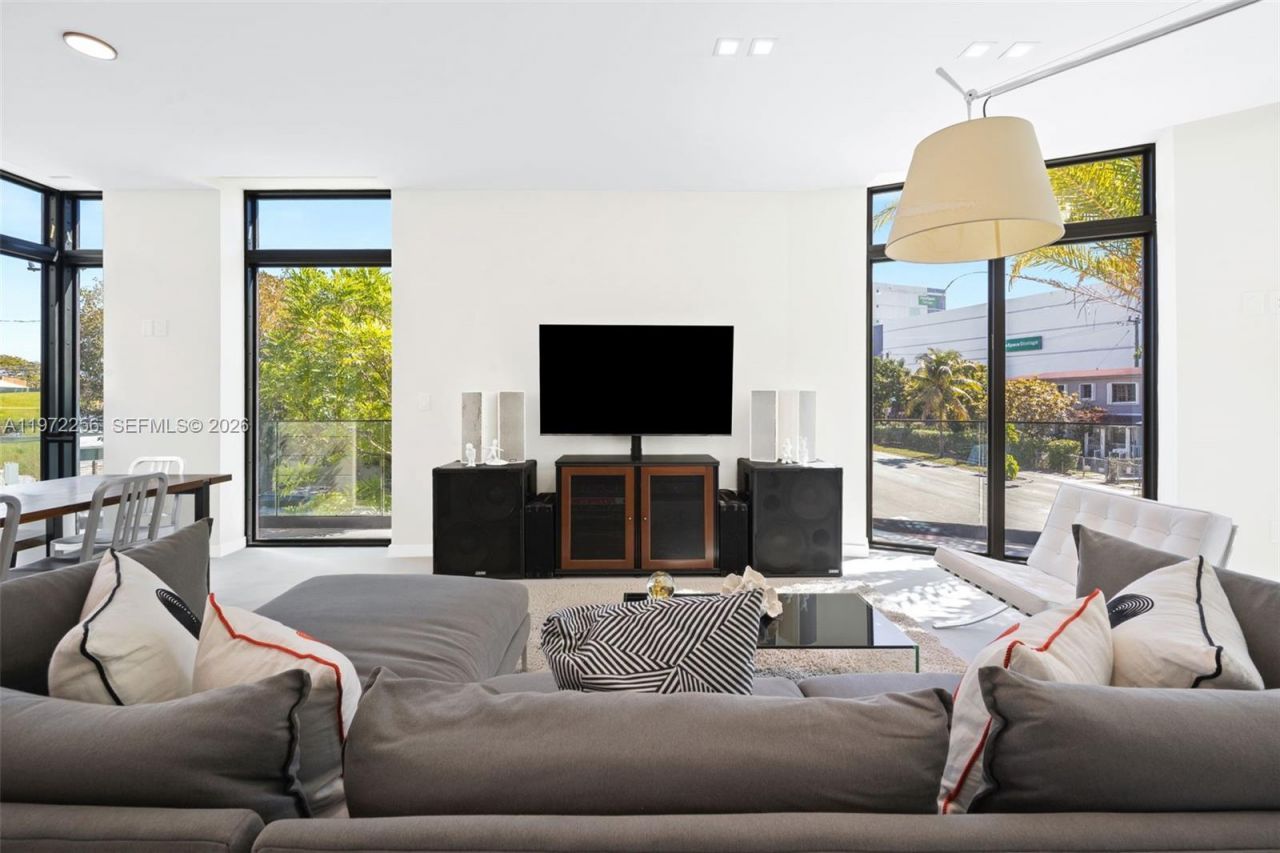 2688 SW 25th Ave., Unit 1, Miami, FL 33133 Photo