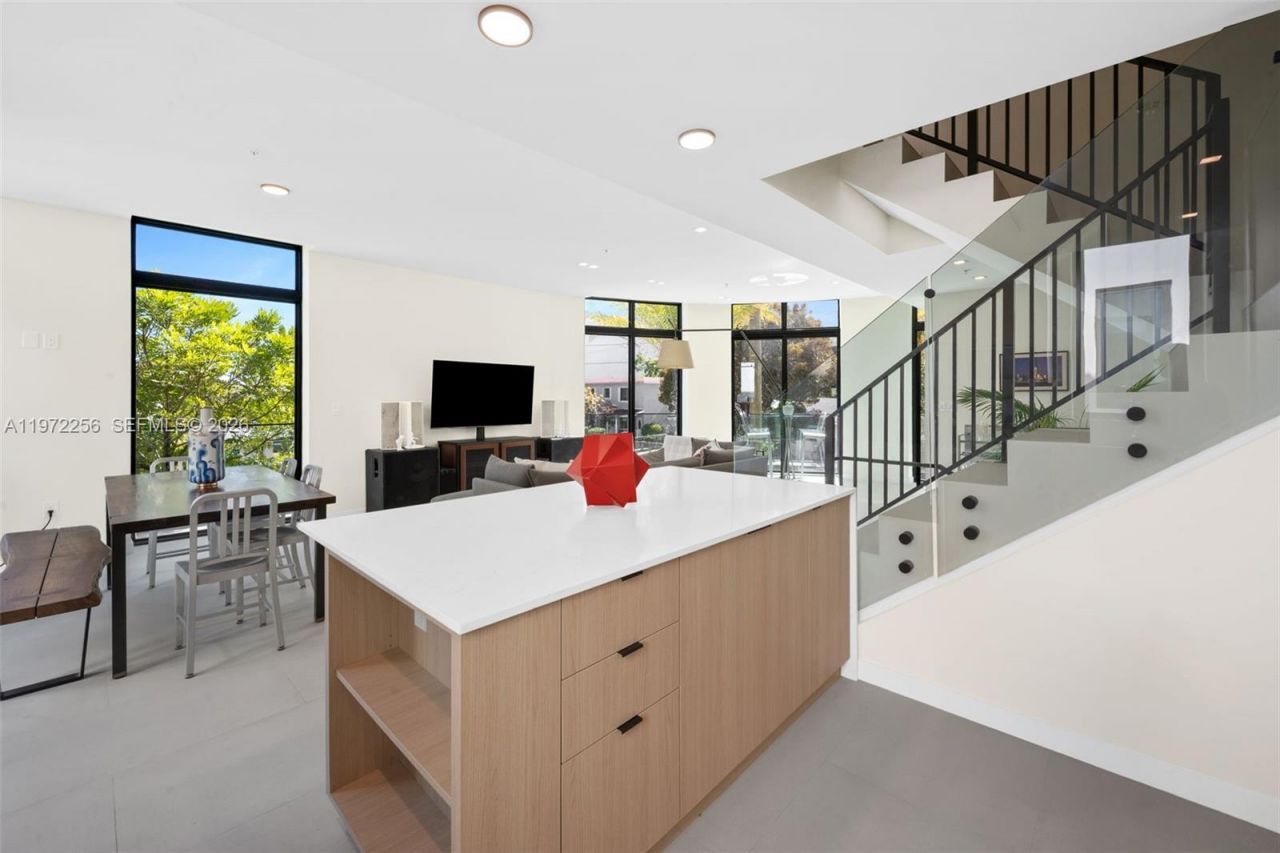 2688 SW 25th Ave., Unit 1, Miami, FL 33133 Photo