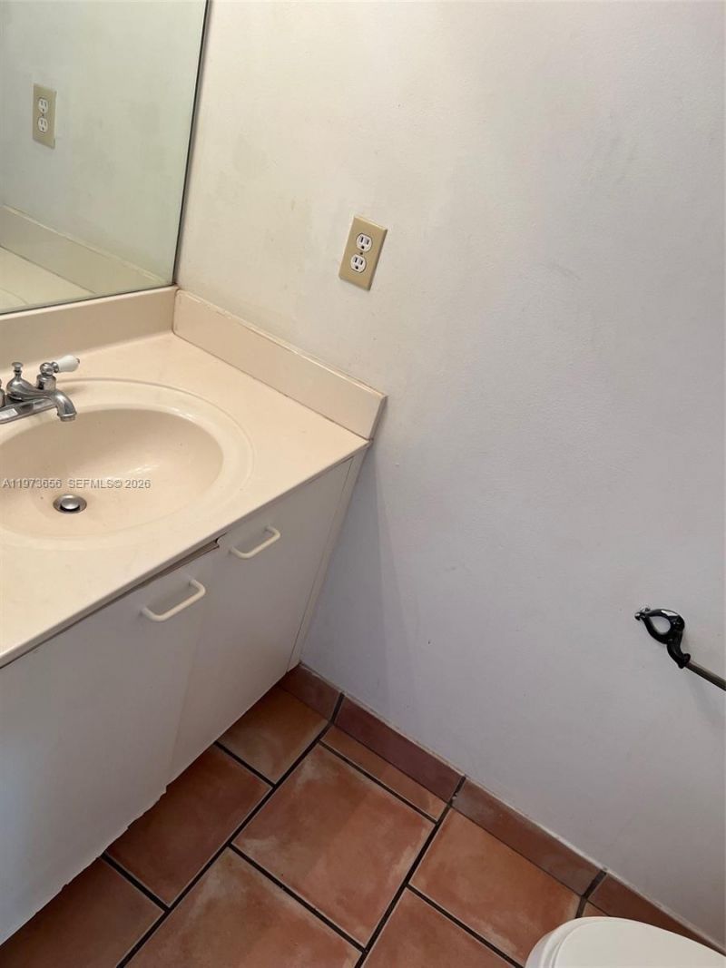 202 NE 211th Ter , Unit 202, Miami, FL 33179 Photo