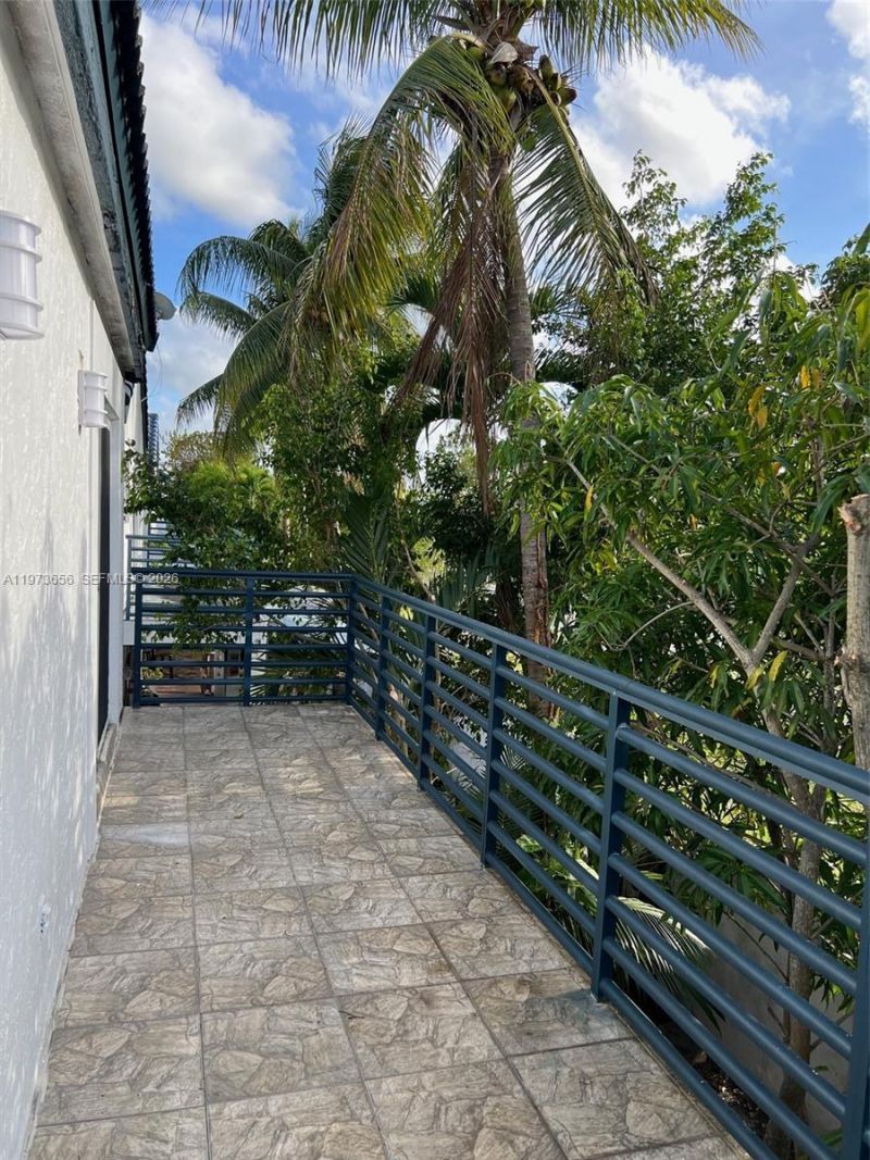 202 NE 211th Ter , Unit 202, Miami, FL 33179 Photo