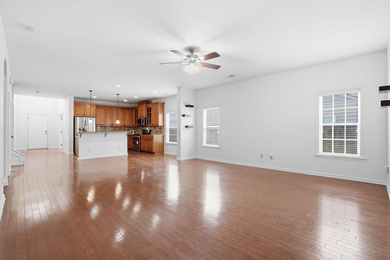 209 Goldfinch Lane Photo 10