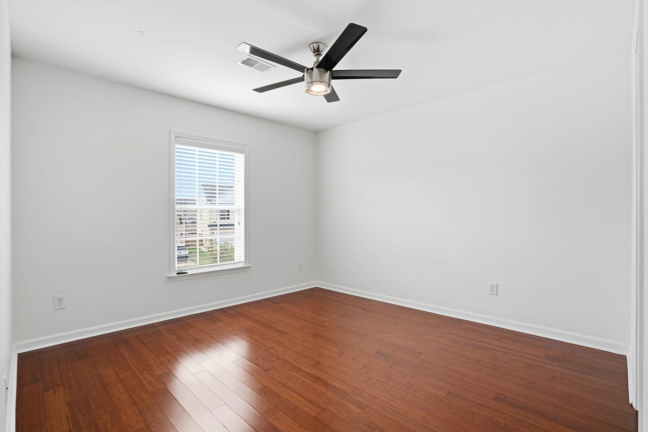 209 Goldfinch Lane Photo 25