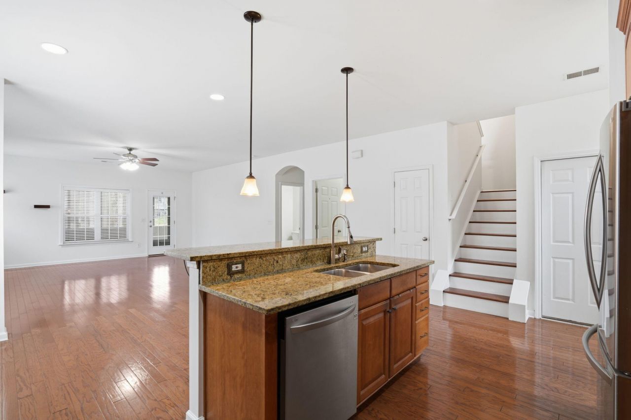 209 Goldfinch Lane Photo 9