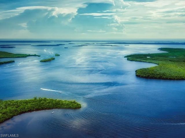 10534 Fountain Palm Cir, Bokeelia, FL 33922 Photo