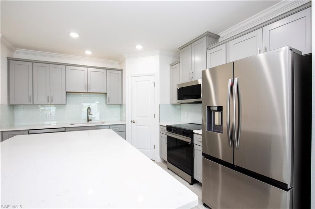 10534 Fountain Palm Cir, Bokeelia, FL 33922 Photo