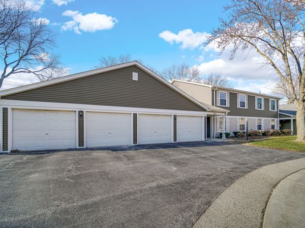 745 Candleridge Court, Unit B2, Bartlett, IL 60103