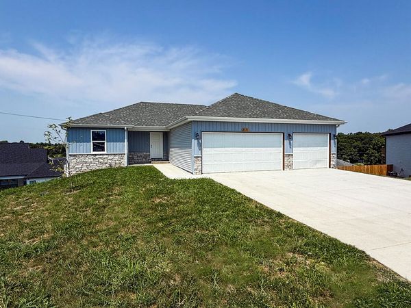 2121 N 25th Street, Ozark, MO 65721