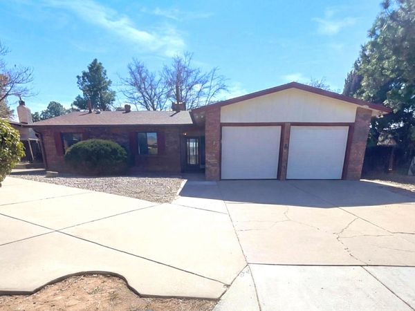 7212 Derickson Avenue NE, Albuquerque, NM 87109