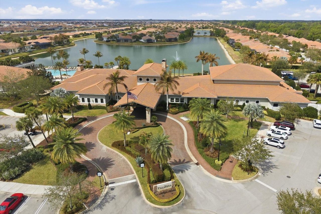 9301 SW Nuova Way, Port Saint Lucie, FL 34986 Photo