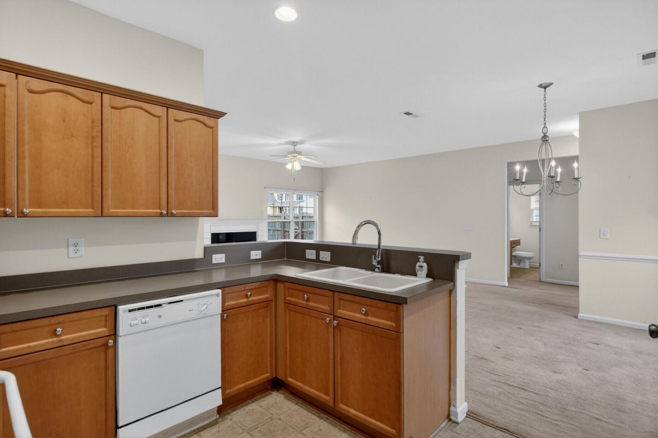 115 Cannonsmill Lane Photo 18