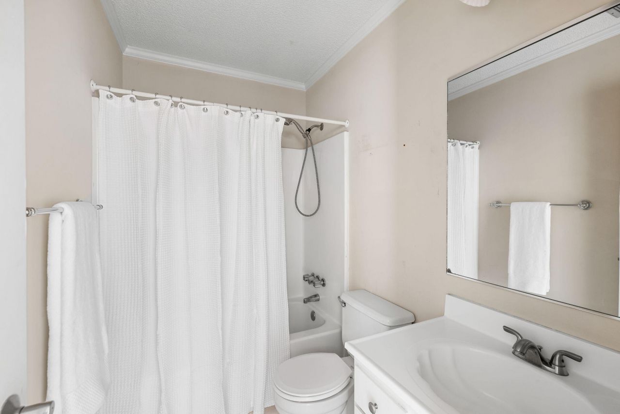 1133 Oakcrest Drive Photo 14