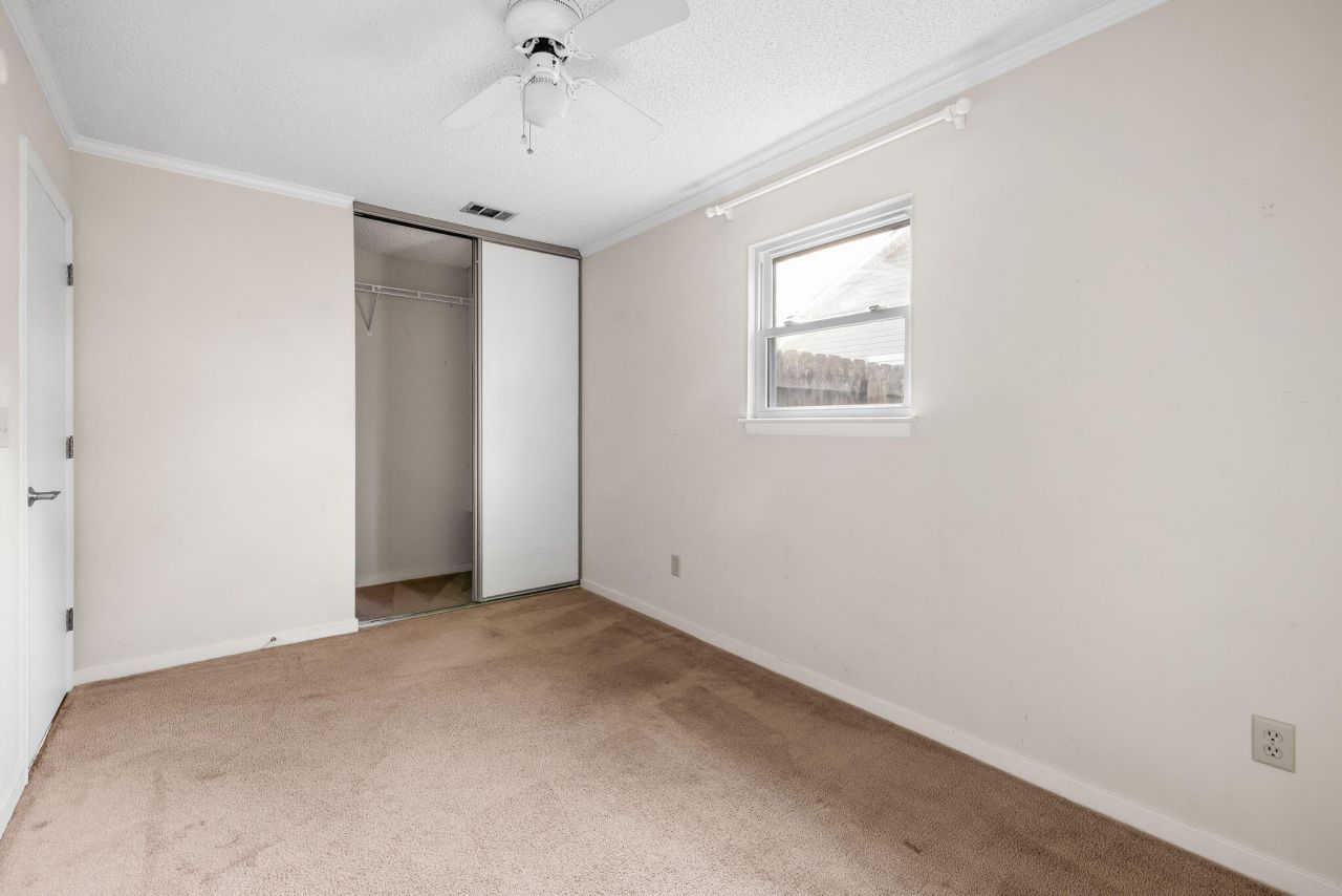 1133 Oakcrest Drive Photo 16