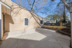 1133 Oakcrest Drive photo 4