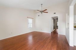 1133 Oakcrest Drive photo 4