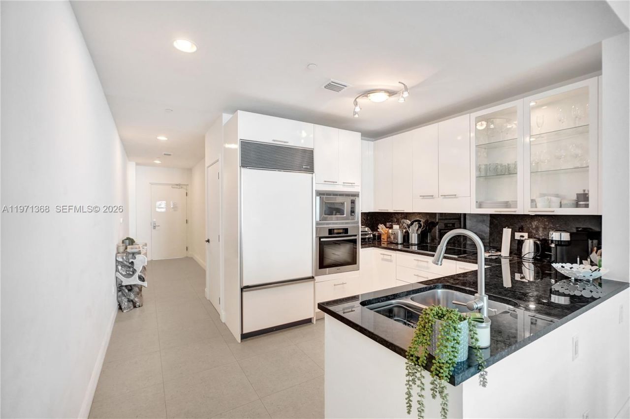 6799 Collins Ave , Unit 201, Miami Beach, FL 33141 Photo