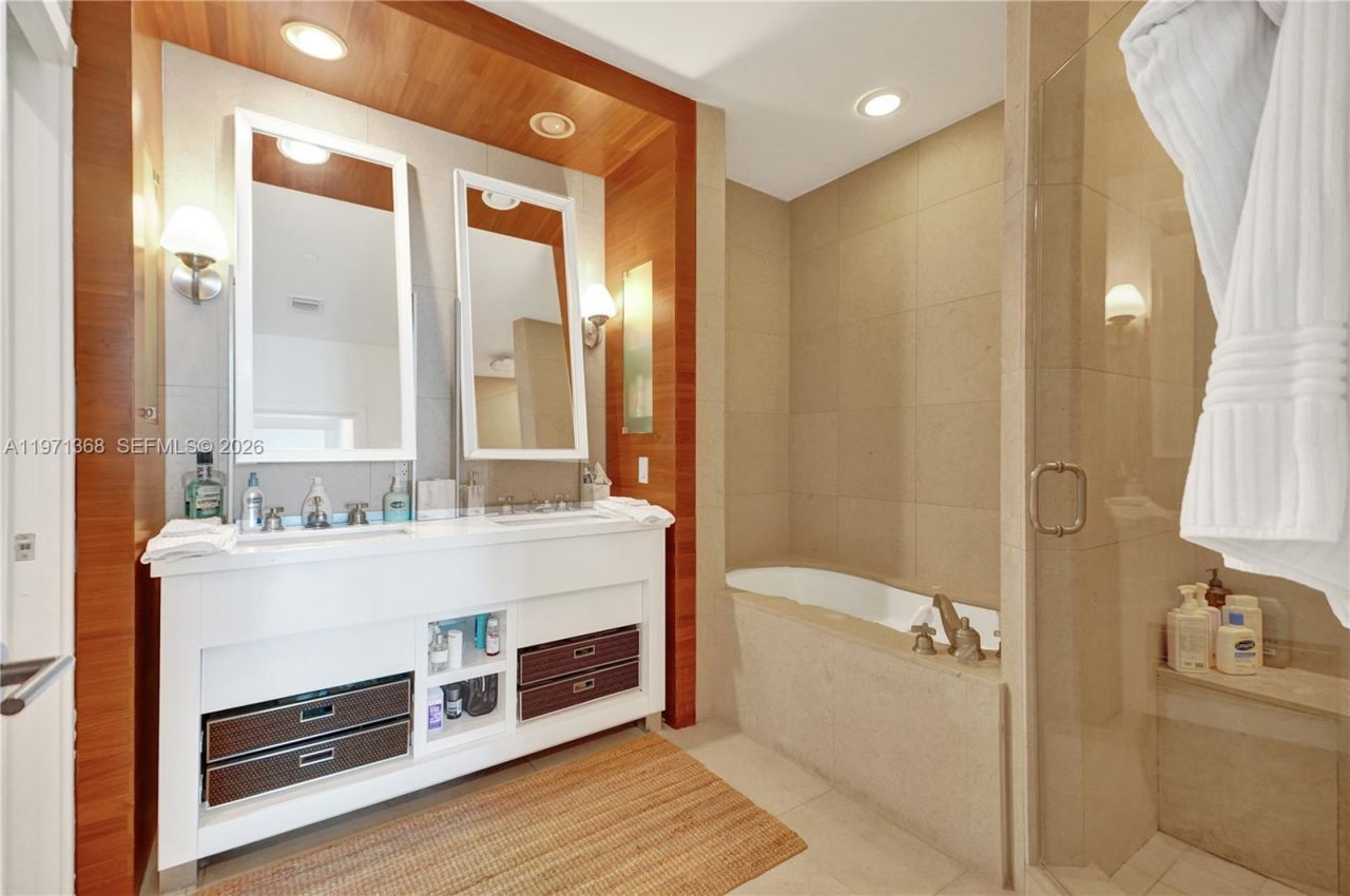 6799 Collins Ave , Unit 201, Miami Beach, FL 33141 Photo