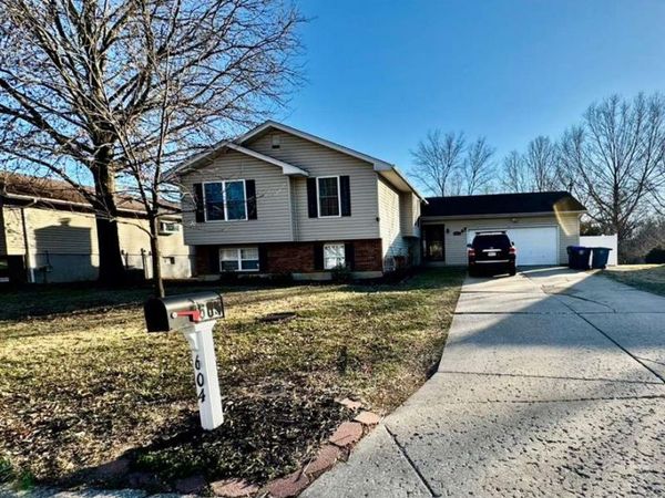 604 Sunward Drive, O'Fallon, MO 63368