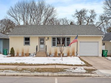 124 Hickory Street N, Lester Prairie, MN 55354