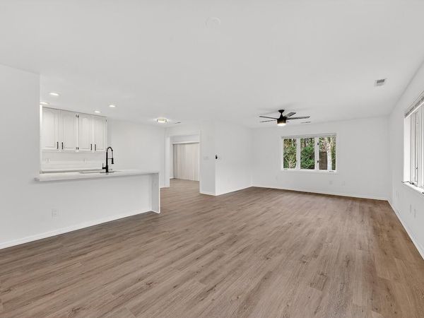 7419 Mequon Square DRIVE, Mequon, WI 53092