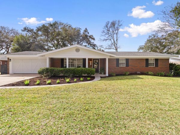 613 NE Merioneth Drive, Fort Walton Beach, FL 32547