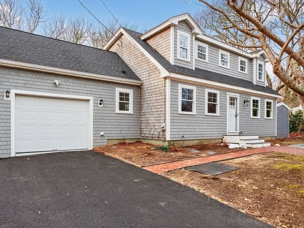 141 Braeside Rd, Falmouth, MA 02540