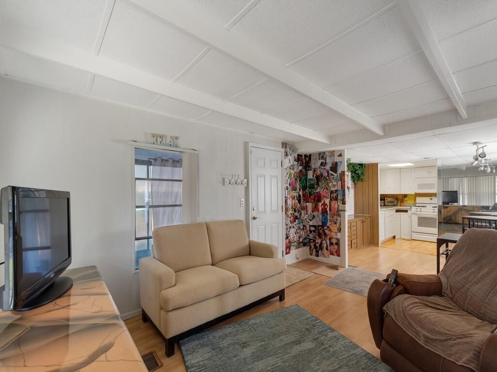 335 NE Tropicalia Lane, Jensen Beach, FL 34957 Photo