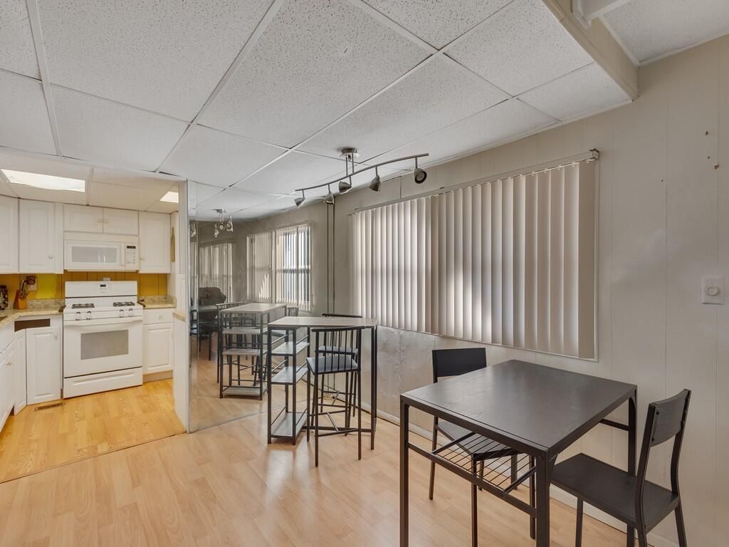 335 NE Tropicalia Lane, Jensen Beach, FL 34957 Photo